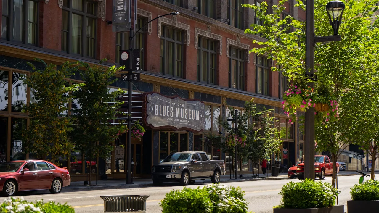 Downtown St. Louis, Missouri streetscape near the National Blues Museum